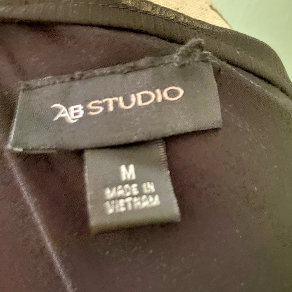 NEW - Elegant Black Women's Poncho Style Top Size Medium - Picture 8 of 9